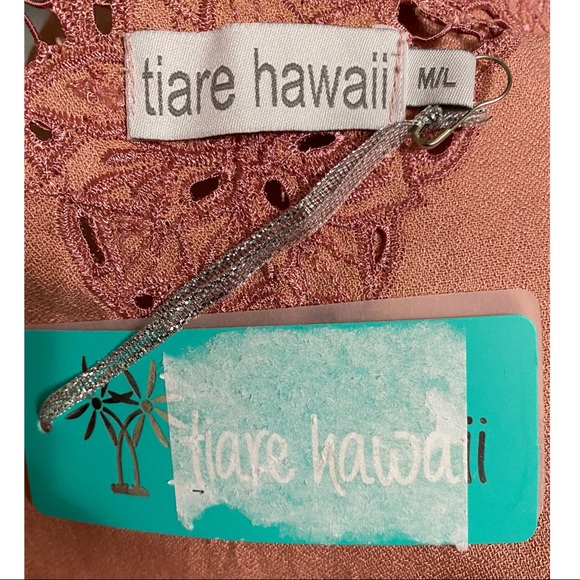 Tiare Hawaii Atlantis Lace Trim Blouse - Picture 11 of 12